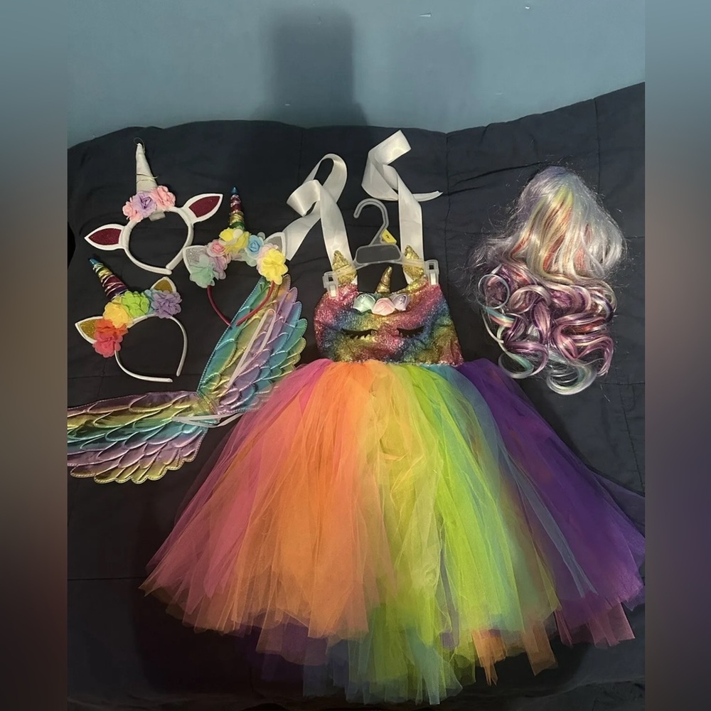 Girls size 4-5 Unicorn Costume Light Up Dress Horn Headbands Wings Rainbow Wig